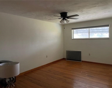 700 3rd St - Photo Thumbnail 23