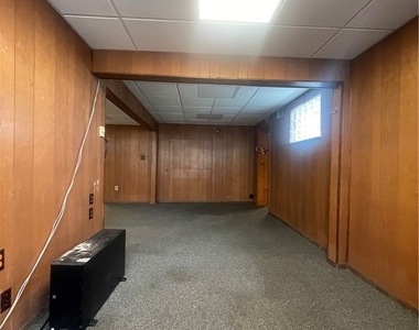 210 S Monroe Street - Photo Thumbnail 7