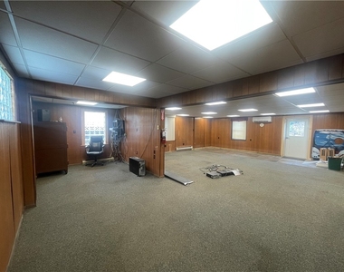 210 S Monroe Street - Photo Thumbnail 3