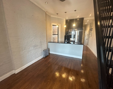 60 Avenue B - Photo Thumbnail 3