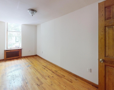 255 West 93rd Street - Photo Thumbnail 3