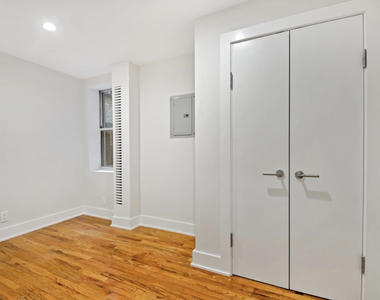 98 Christopher Street - Photo Thumbnail 3