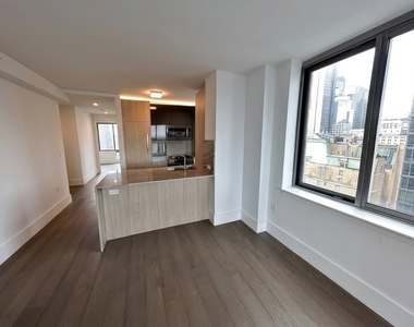 West 47th Street - Photo Thumbnail 15