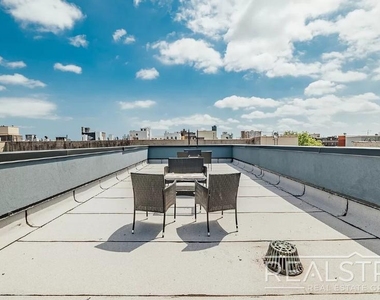 1526 Park Place - Photo Thumbnail 1