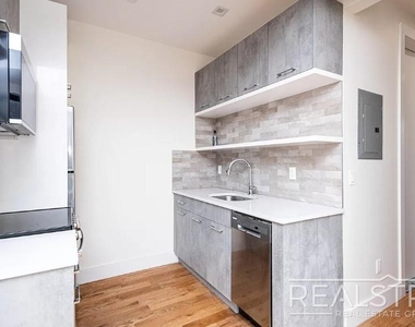 1526 Park Place - Photo Thumbnail 10