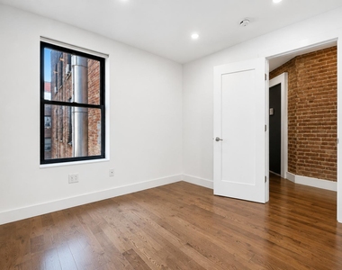 4 Saint Nicholas Terrace - Photo Thumbnail 6