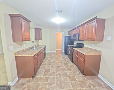 1098 Mcconaughy Court - Photo Thumbnail 3