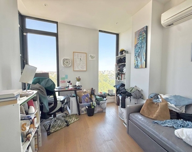 1112 Willoughby Avenue - Photo Thumbnail 7