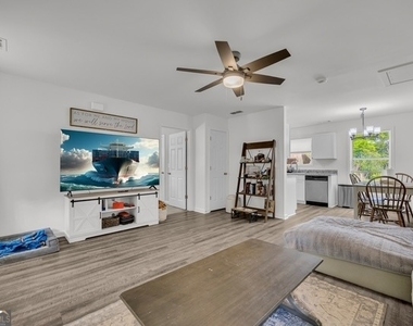 140 Rustwood Drive - Photo Thumbnail 4