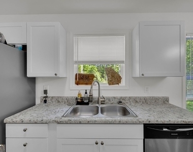 140 Rustwood Drive - Photo Thumbnail 10