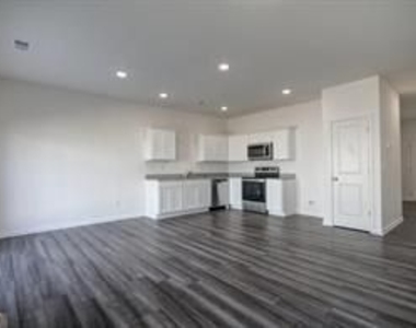 446 Union Station Street - Photo Thumbnail 2