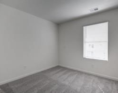 446 Union Station Street - Photo Thumbnail 9