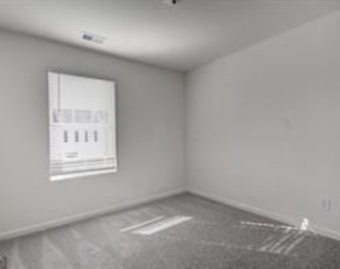446 Union Station Street - Photo Thumbnail 8