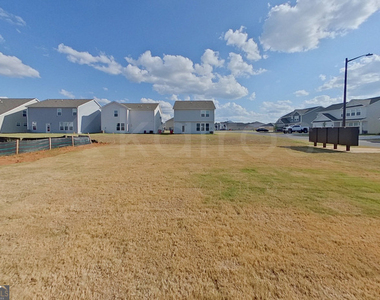100 English Oak Lane - Photo Thumbnail 28