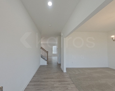 100 English Oak Lane - Photo Thumbnail 2