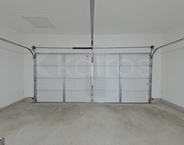 100 English Oak Lane - Photo Thumbnail 26