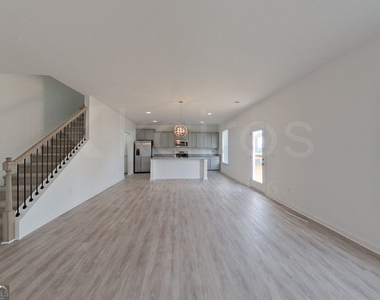 100 English Oak Lane - Photo Thumbnail 4