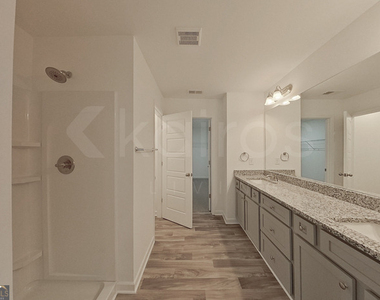 100 English Oak Lane - Photo Thumbnail 24