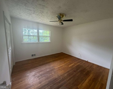322 West Avenue - Photo Thumbnail 7