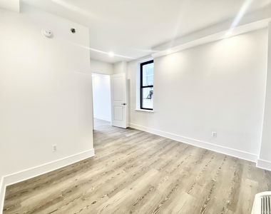 West 81st Street - Photo Thumbnail 6