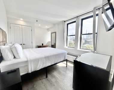 West 82nd Street - Photo Thumbnail 4