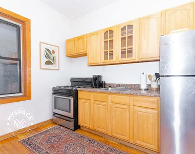 126 Graham Avenue - Photo Thumbnail 3