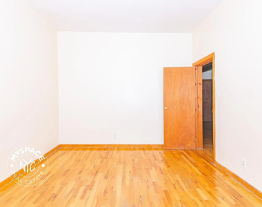 126 Graham Avenue - Photo Thumbnail 6