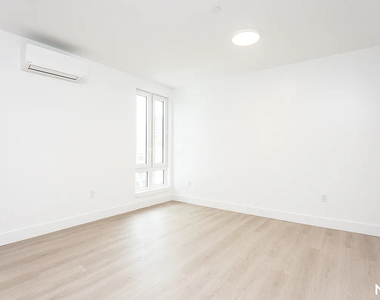 649 Hart Street - Photo Thumbnail 5