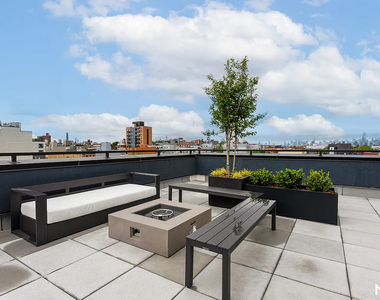 649 Hart Street - Photo Thumbnail 7