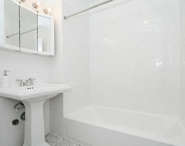 244 East 78th Street - Photo Thumbnail 3