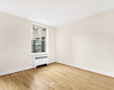 East 27th Street and Lexington Avenue - Photo Thumbnail 2
