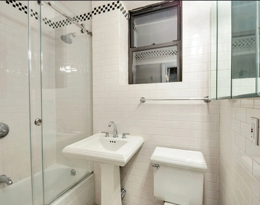 York Avenue & 74th Street - Photo Thumbnail 1