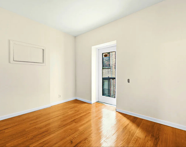 East 25th Street & 3rd Avenue - Photo Thumbnail 4