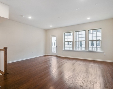 4 Braeburn Ct - Photo Thumbnail 9