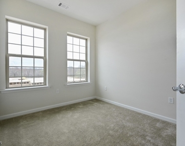 4 Braeburn Ct - Photo Thumbnail 18