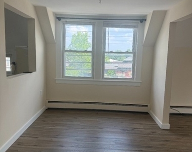 101 Birch St - Photo Thumbnail 7