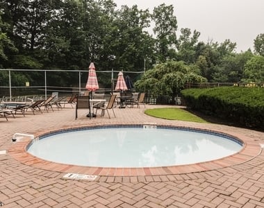 89 Continental Rd - Photo Thumbnail 31
