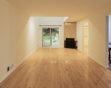 89 Continental Rd - Photo Thumbnail 6