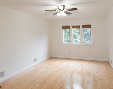 89 Continental Rd - Photo Thumbnail 1