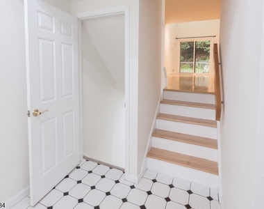89 Continental Rd - Photo Thumbnail 10
