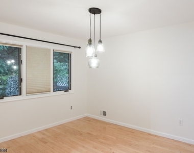 89 Continental Rd - Photo Thumbnail 3