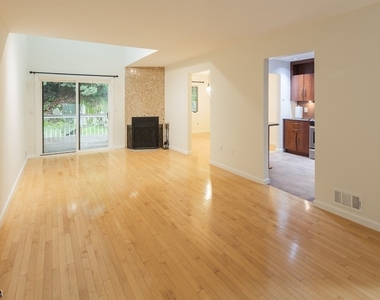 89 Continental Rd - Photo Thumbnail 5