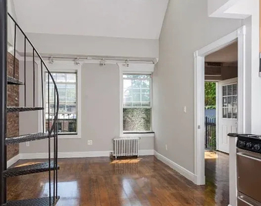 350 West 21st Street - Photo Thumbnail 1