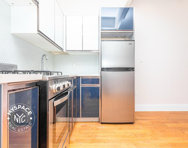 751 Dekalb Avenue - Photo Thumbnail 3