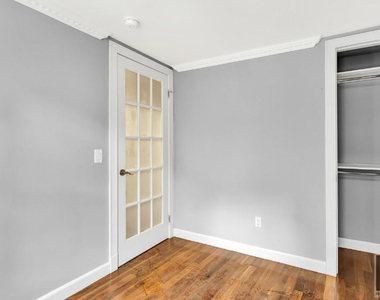 Mulberry Street - Photo Thumbnail 3