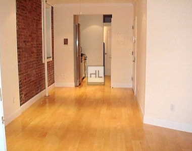 Tenth Avenue - Photo Thumbnail 6