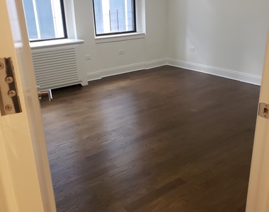 West 55 Street - Photo Thumbnail 1