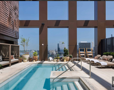 10th Avenue - Photo Thumbnail 9