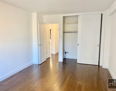 E 16 St - Photo Thumbnail 3