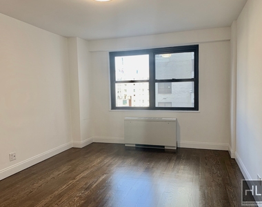 E 16 St - Photo Thumbnail 2